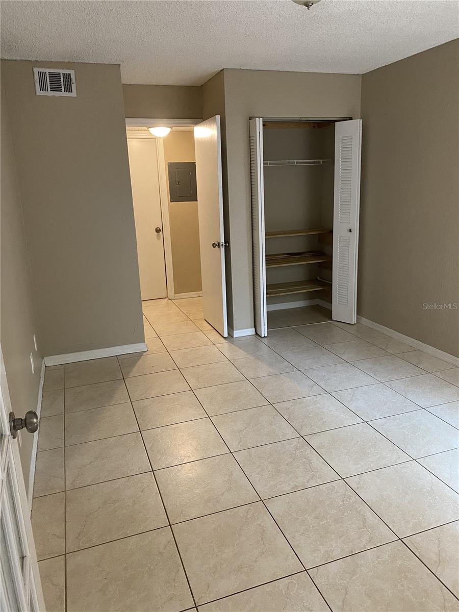 VENETIAN PLACE - Residential