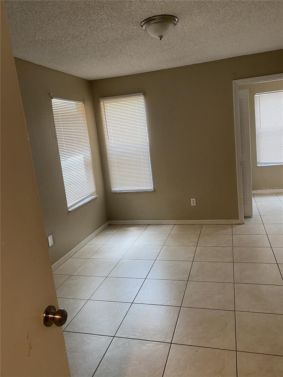 VENETIAN PLACE - Residential