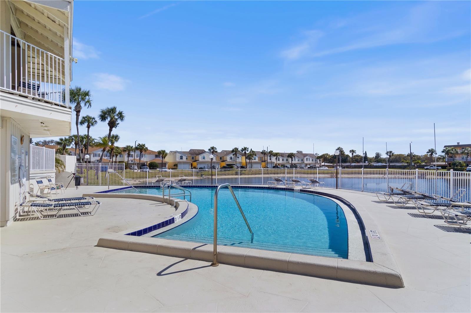 WILLOW LAKE - Residential