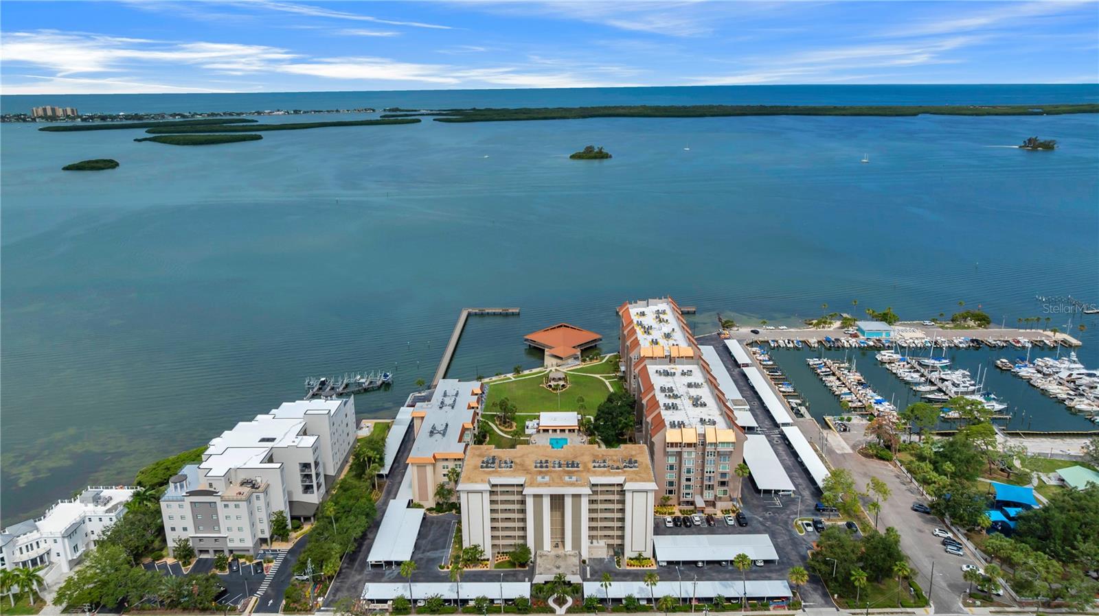 EDGEWATER ARMS 2ND CONDO - Residential