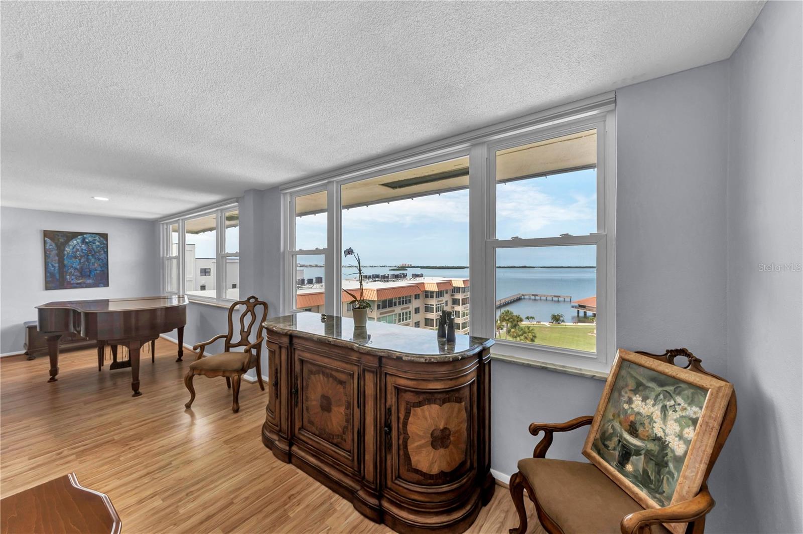 EDGEWATER ARMS 2ND CONDO - Residential