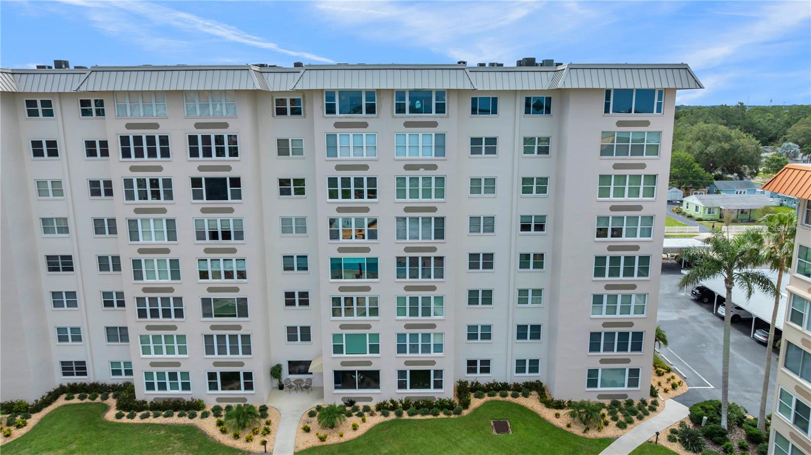 EDGEWATER ARMS 2ND CONDO - Residential