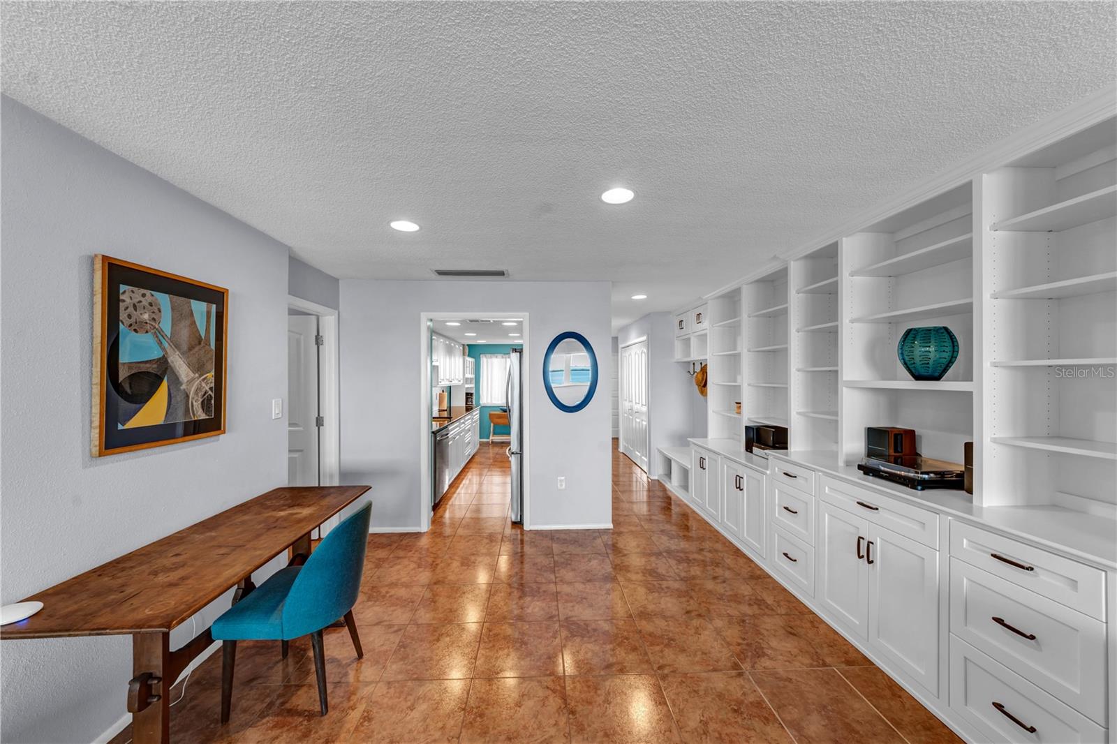 EDGEWATER ARMS 2ND CONDO - Residential