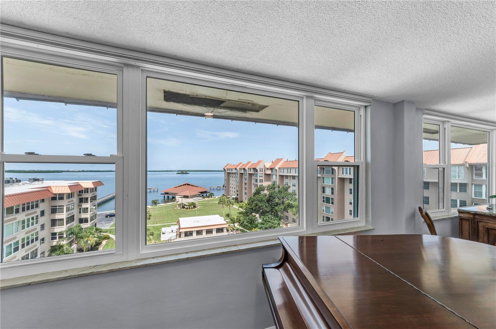 EDGEWATER ARMS 2ND CONDO - Residential