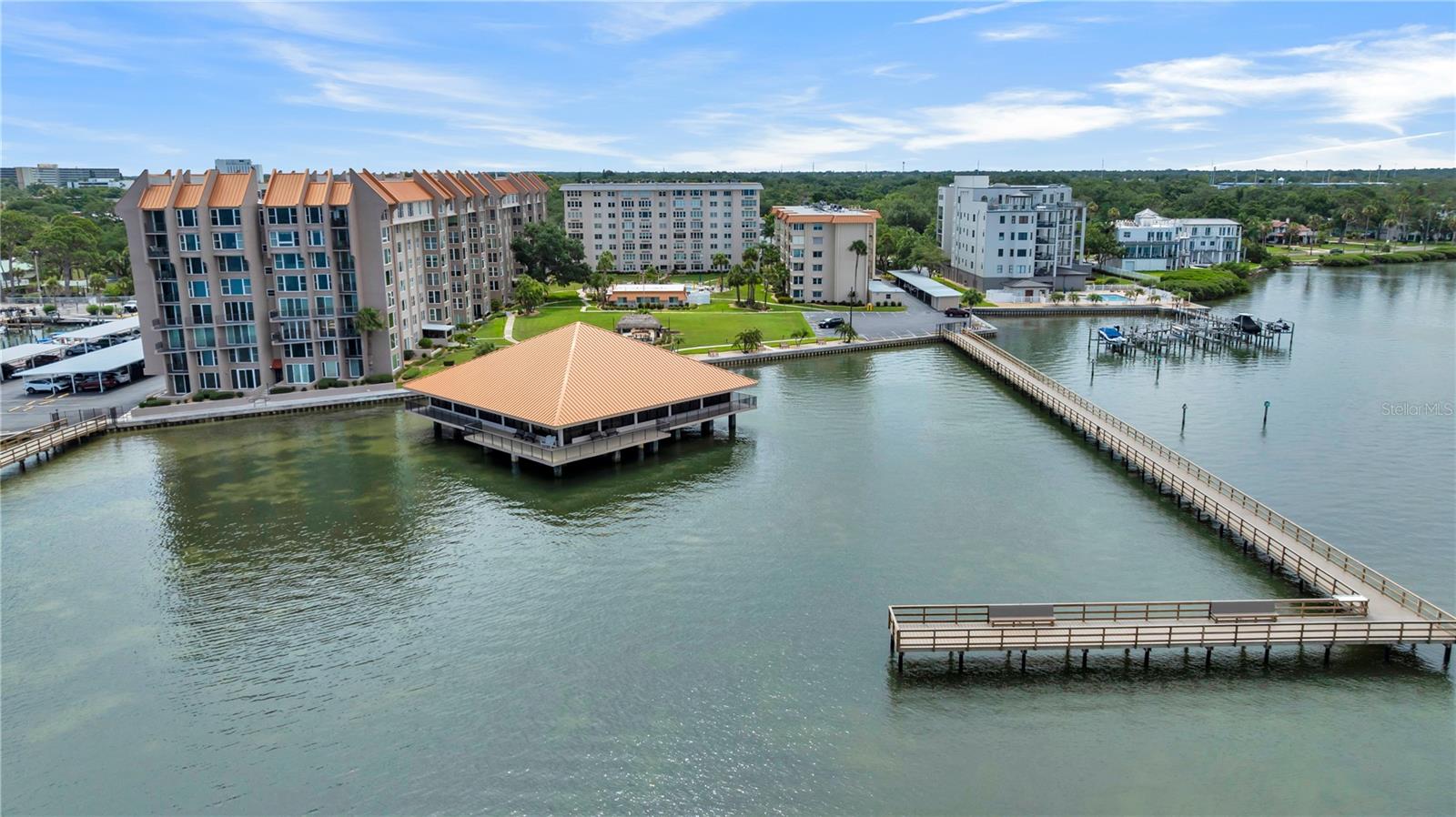 EDGEWATER ARMS 2ND CONDO - Residential