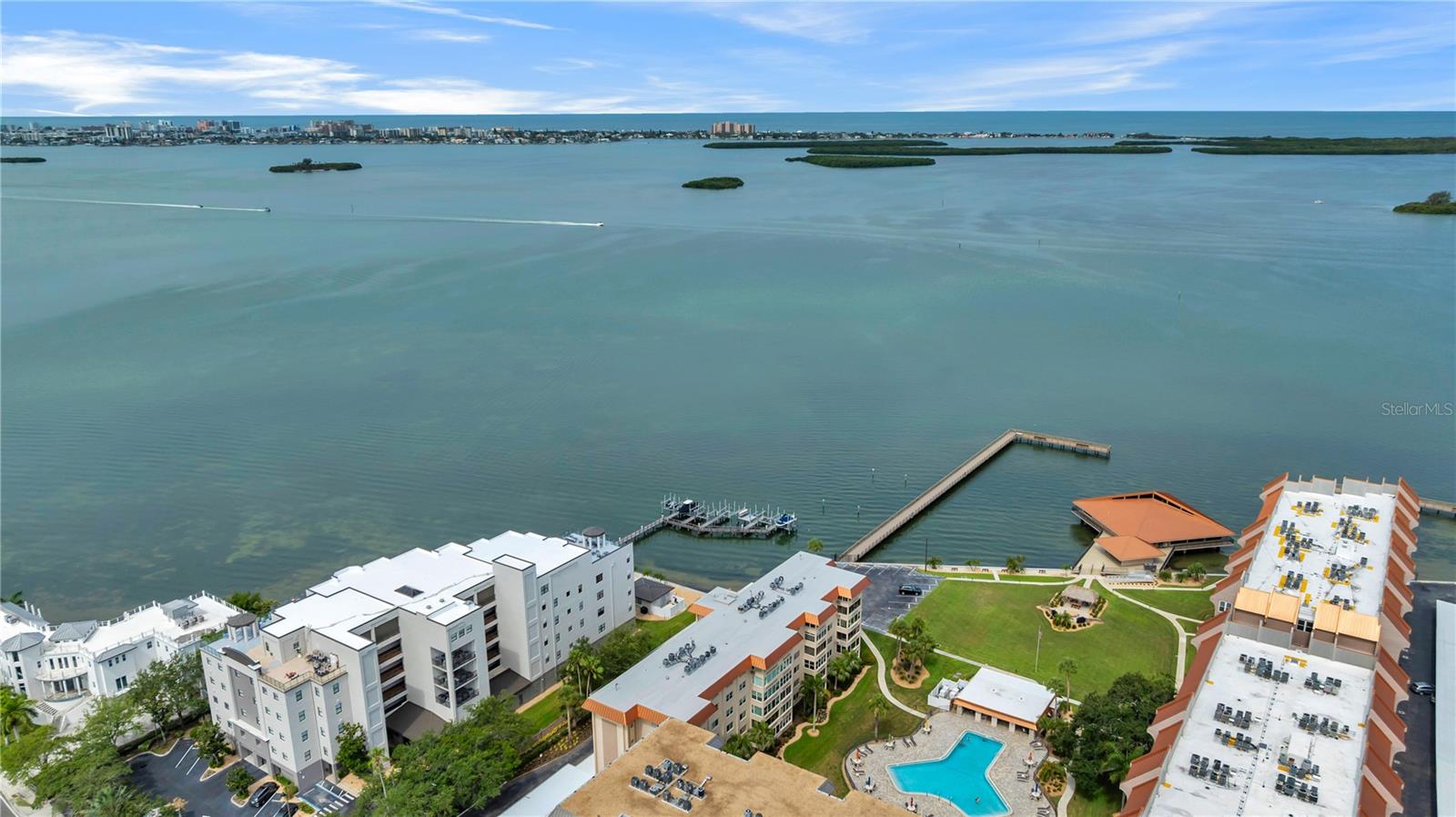 EDGEWATER ARMS 2ND CONDO - Residential