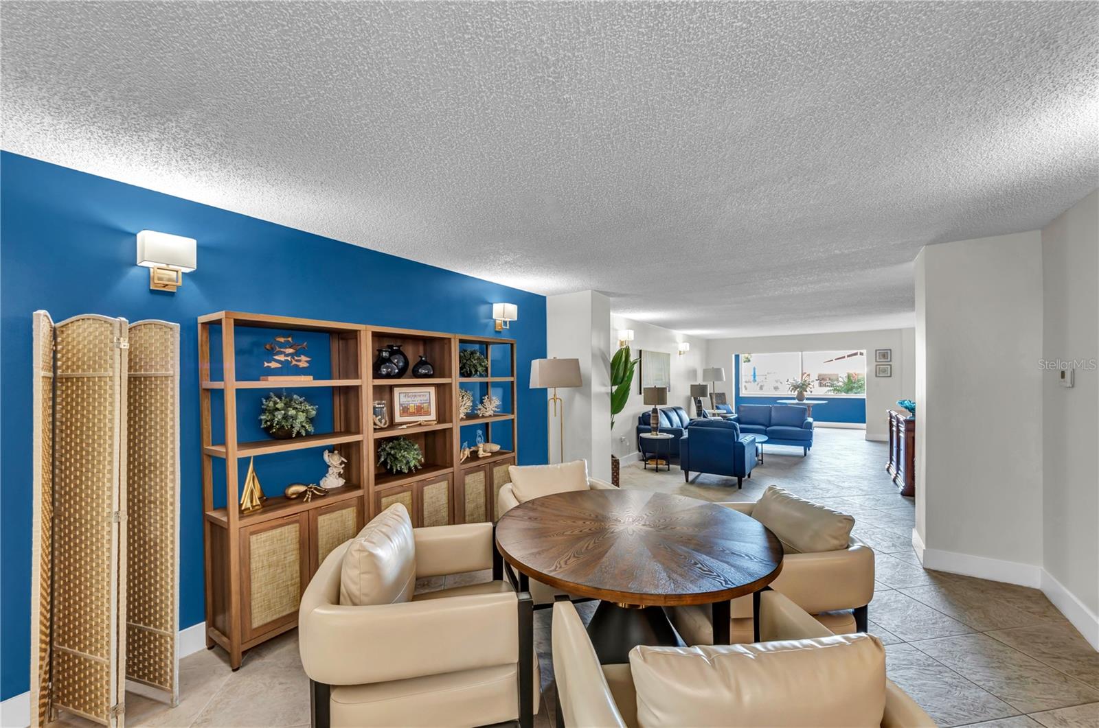 EDGEWATER ARMS 2ND CONDO - Residential