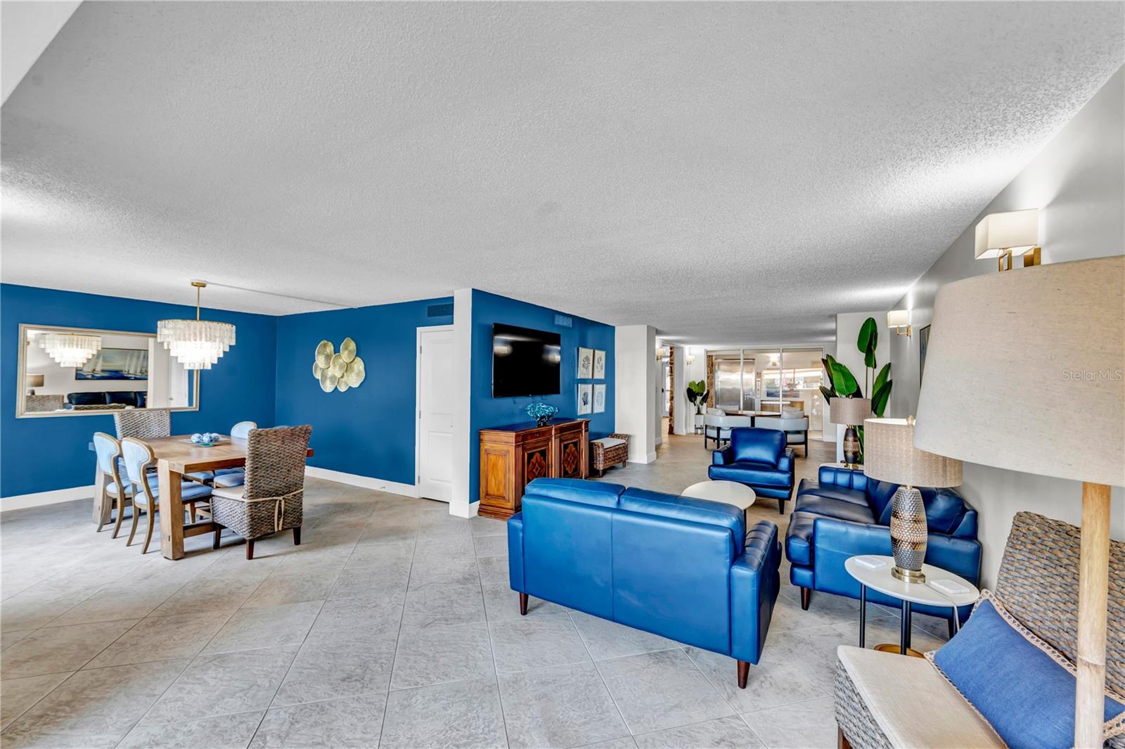 EDGEWATER ARMS 2ND CONDO - Residential