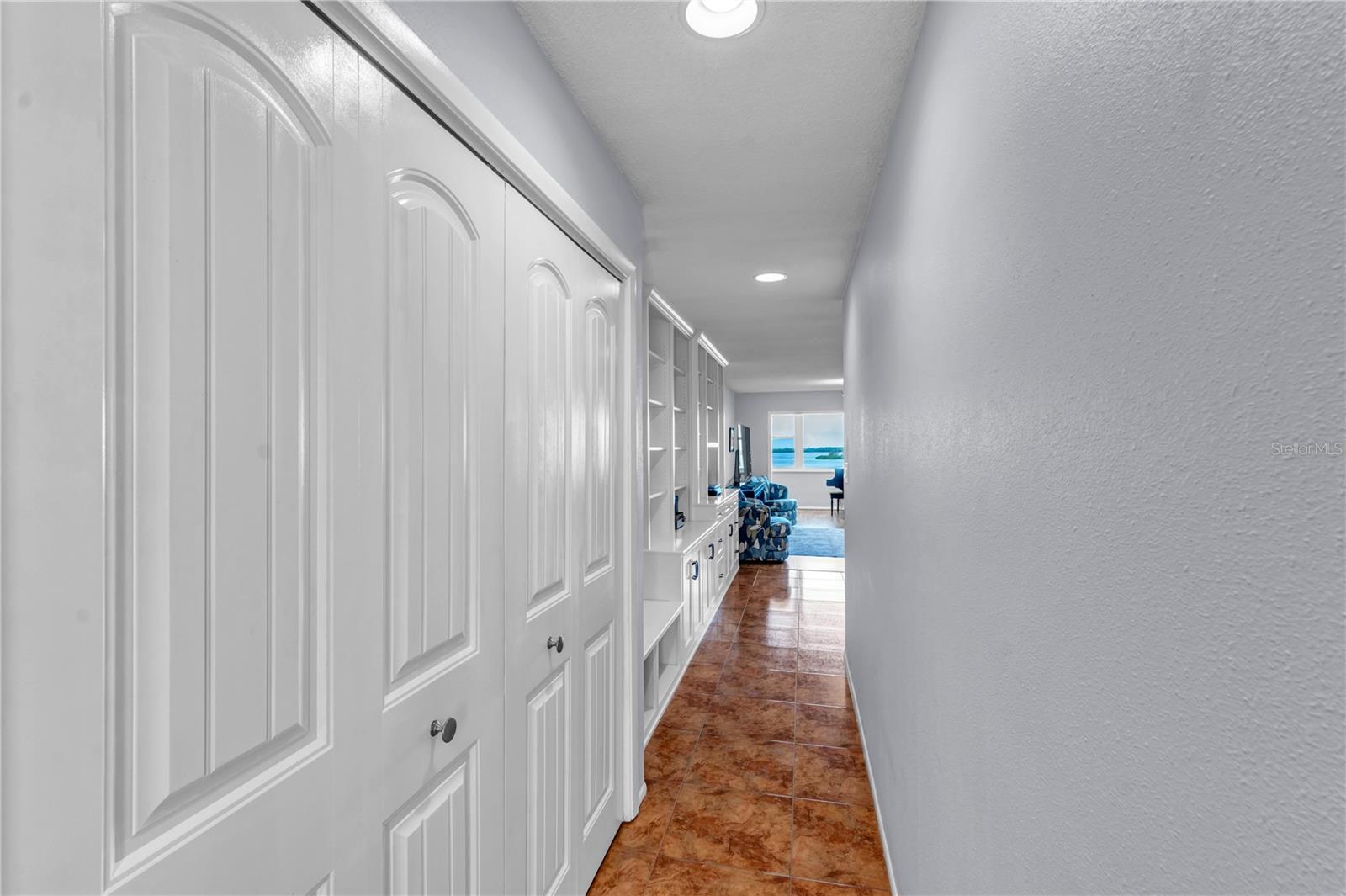 EDGEWATER ARMS 2ND CONDO - Residential