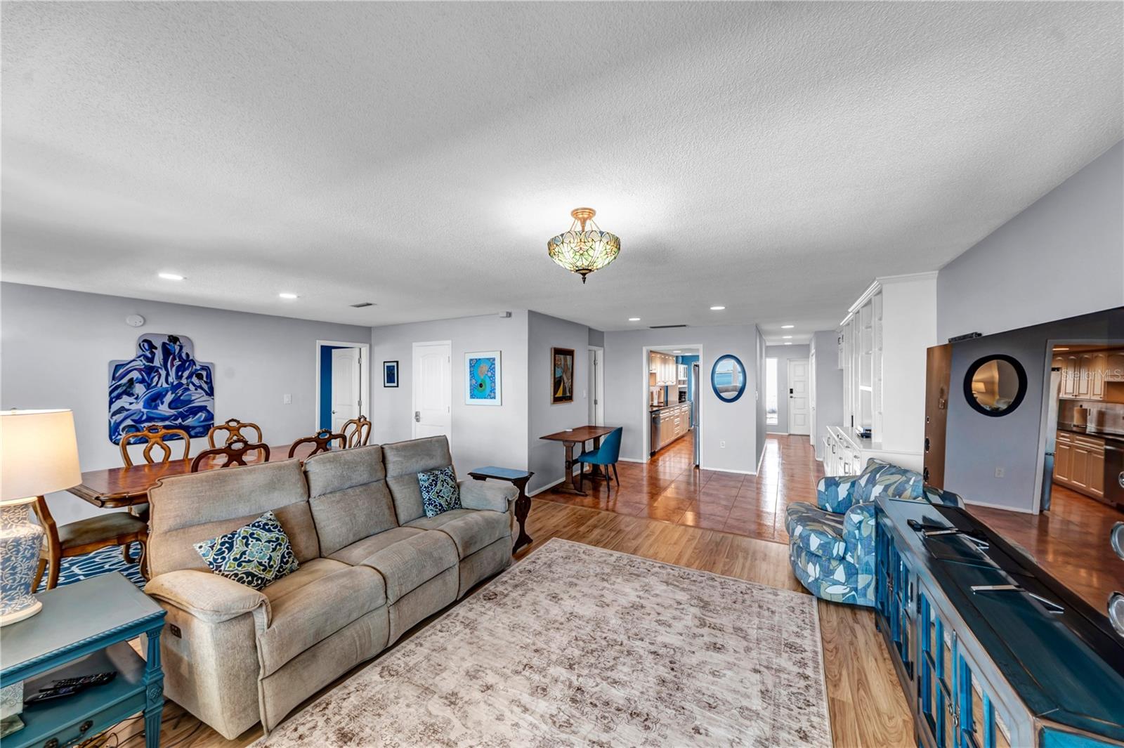 EDGEWATER ARMS 2ND CONDO - Residential