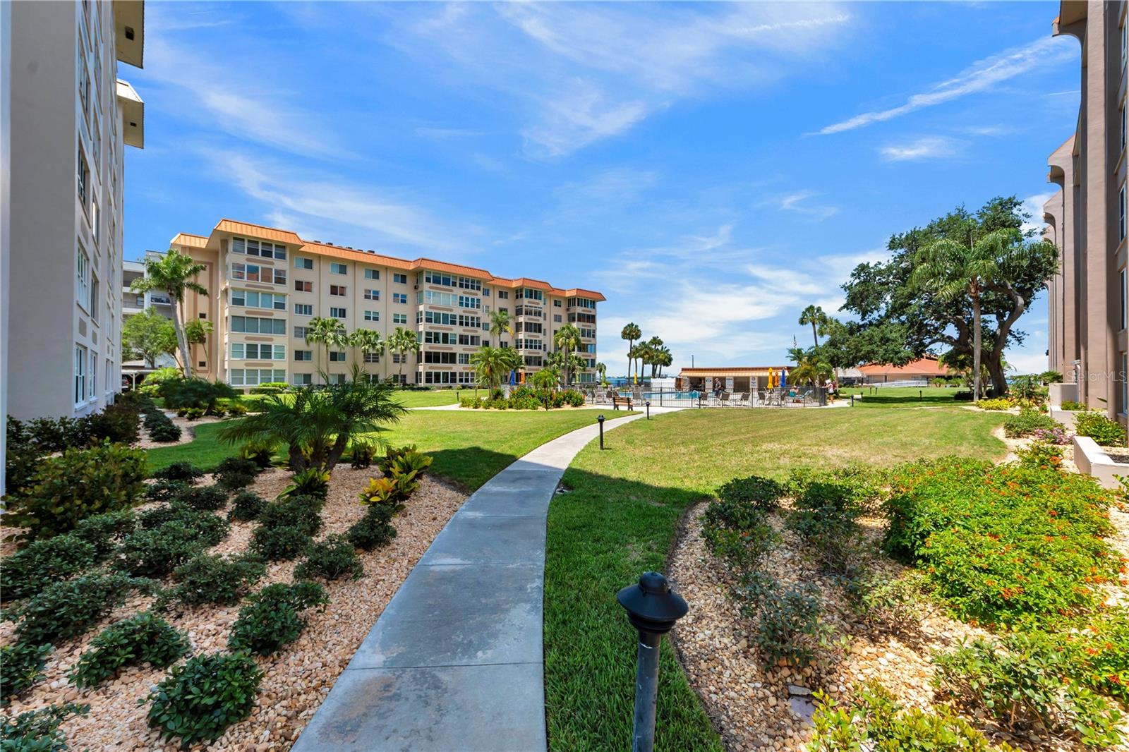 EDGEWATER ARMS 2ND CONDO - Residential