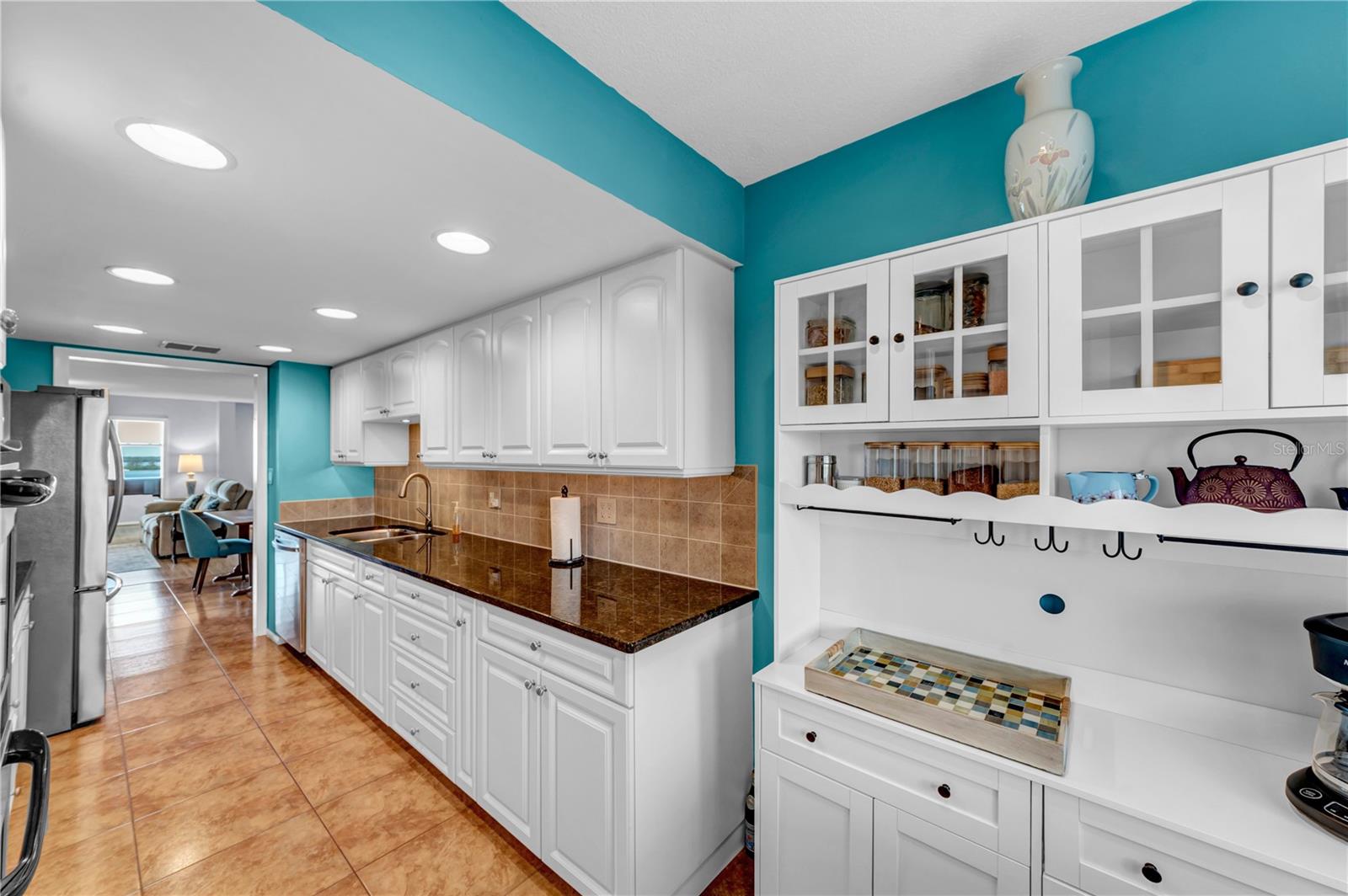 EDGEWATER ARMS 2ND CONDO - Residential