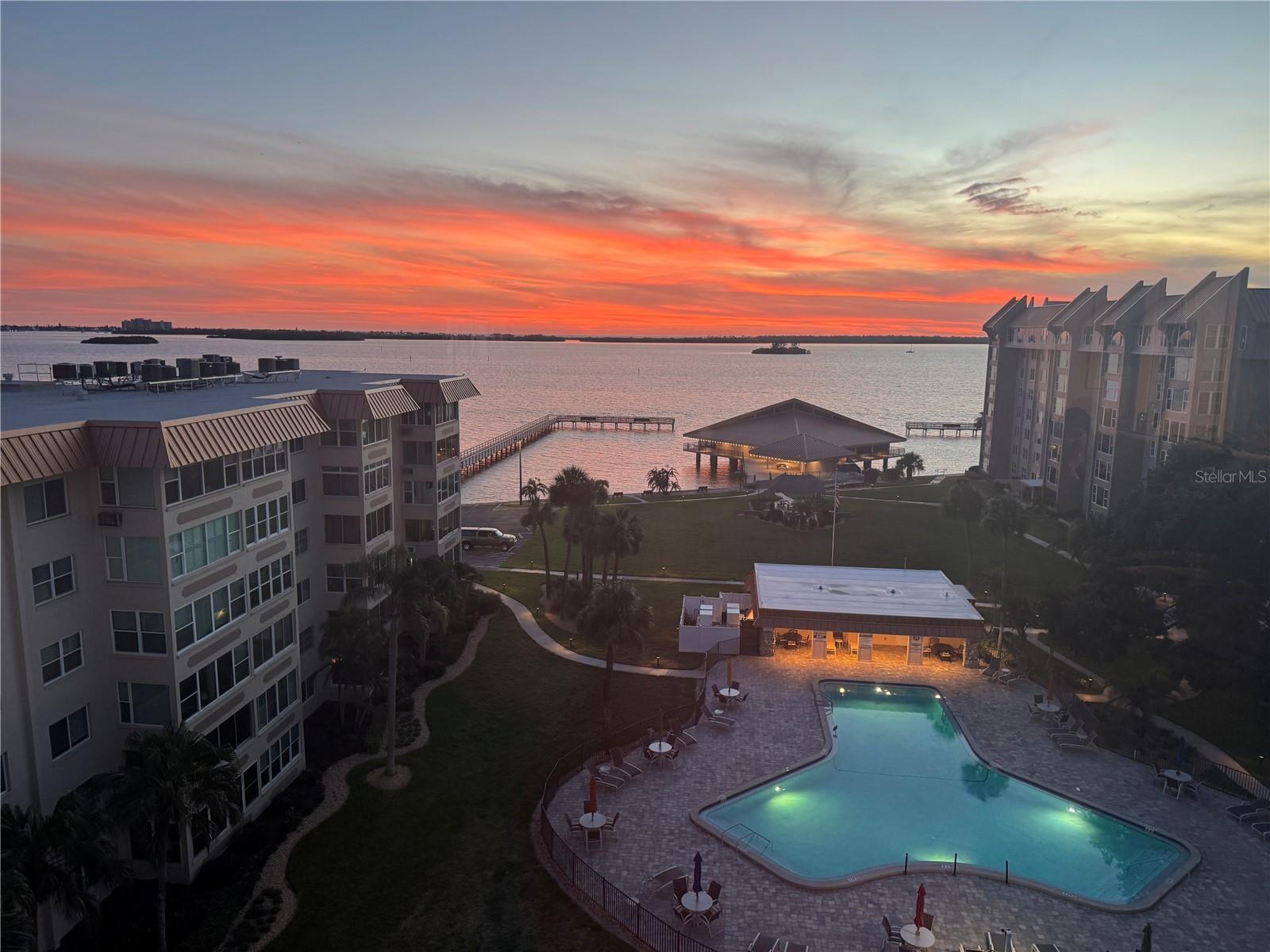 EDGEWATER ARMS 2ND CONDO - Residential