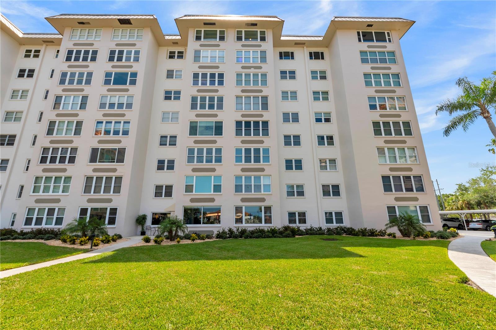 EDGEWATER ARMS 2ND CONDO - Residential