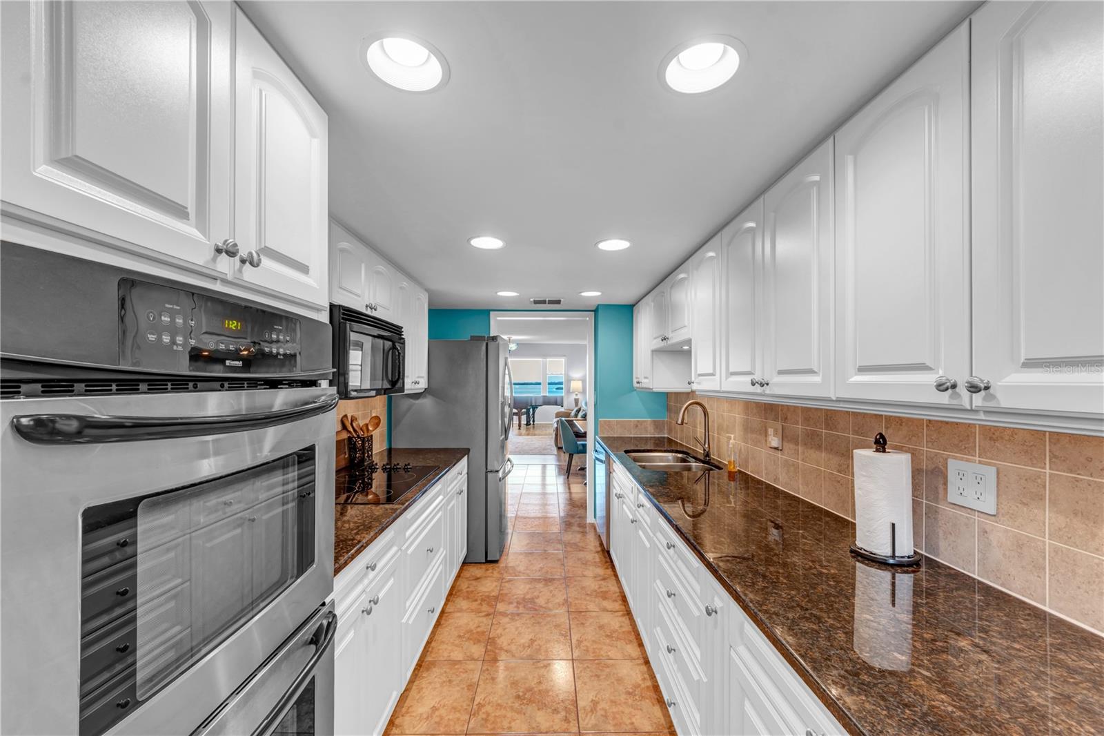 EDGEWATER ARMS 2ND CONDO - Residential