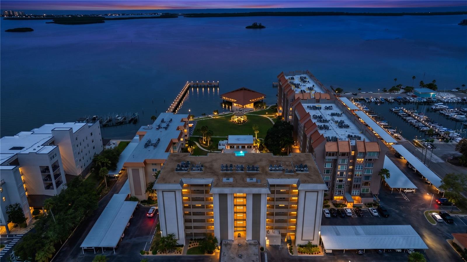 EDGEWATER ARMS 2ND CONDO - Residential
