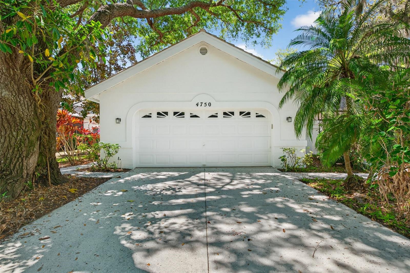 LONGWOOD VILLAS - Residential