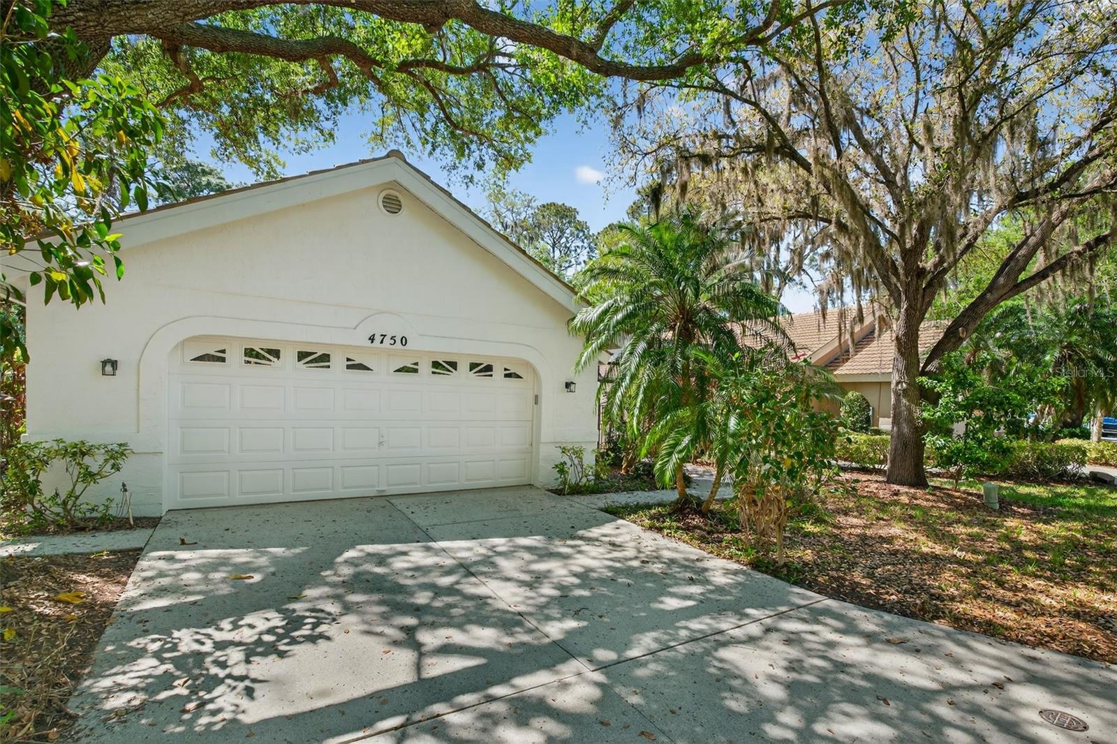 LONGWOOD VILLAS - Residential