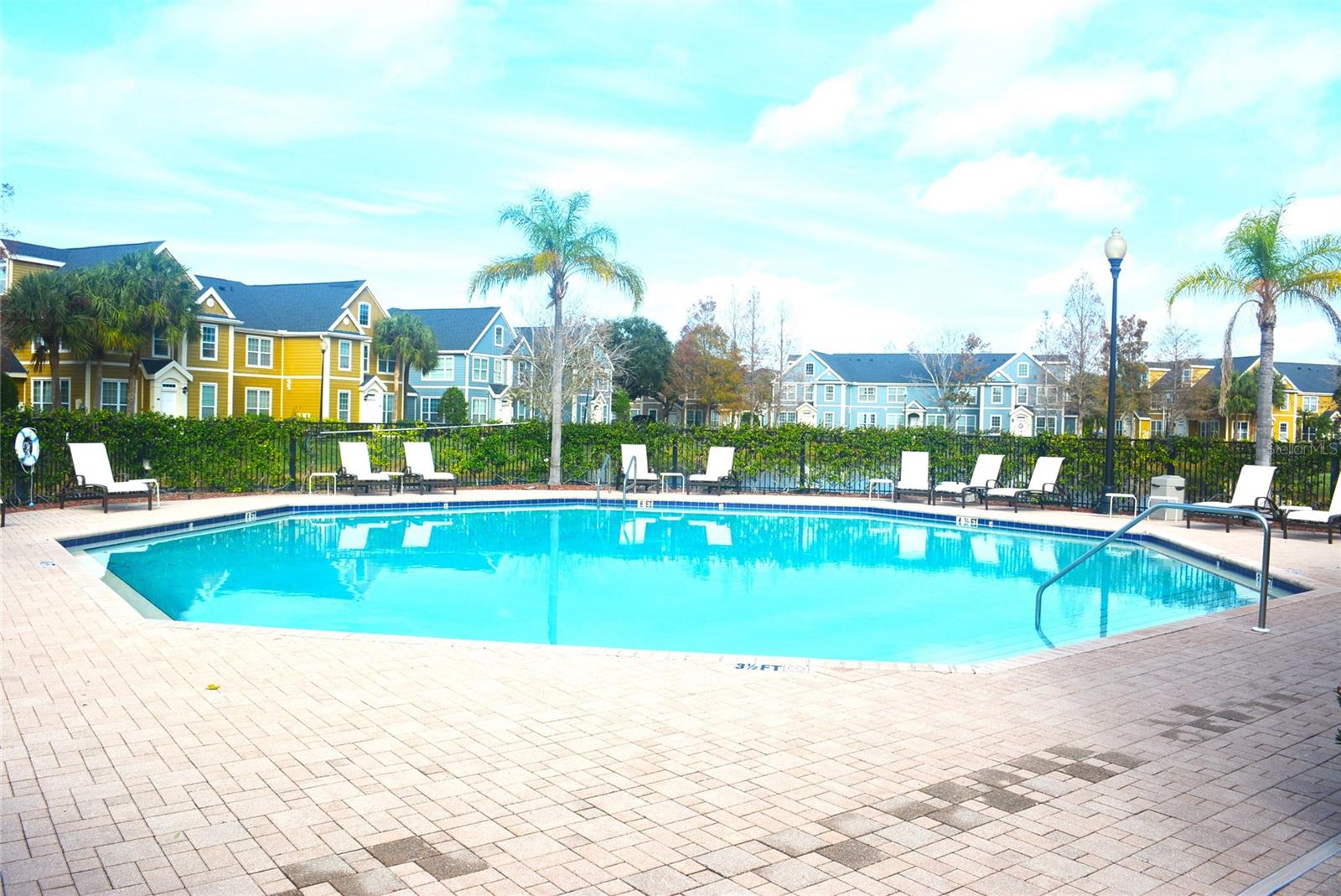 ADMIRALS WALK - Residential