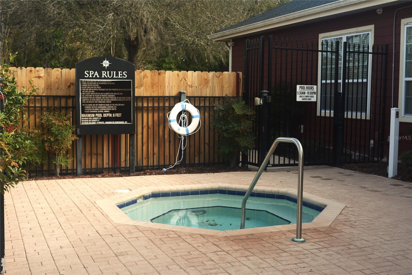 ADMIRALS WALK - Residential