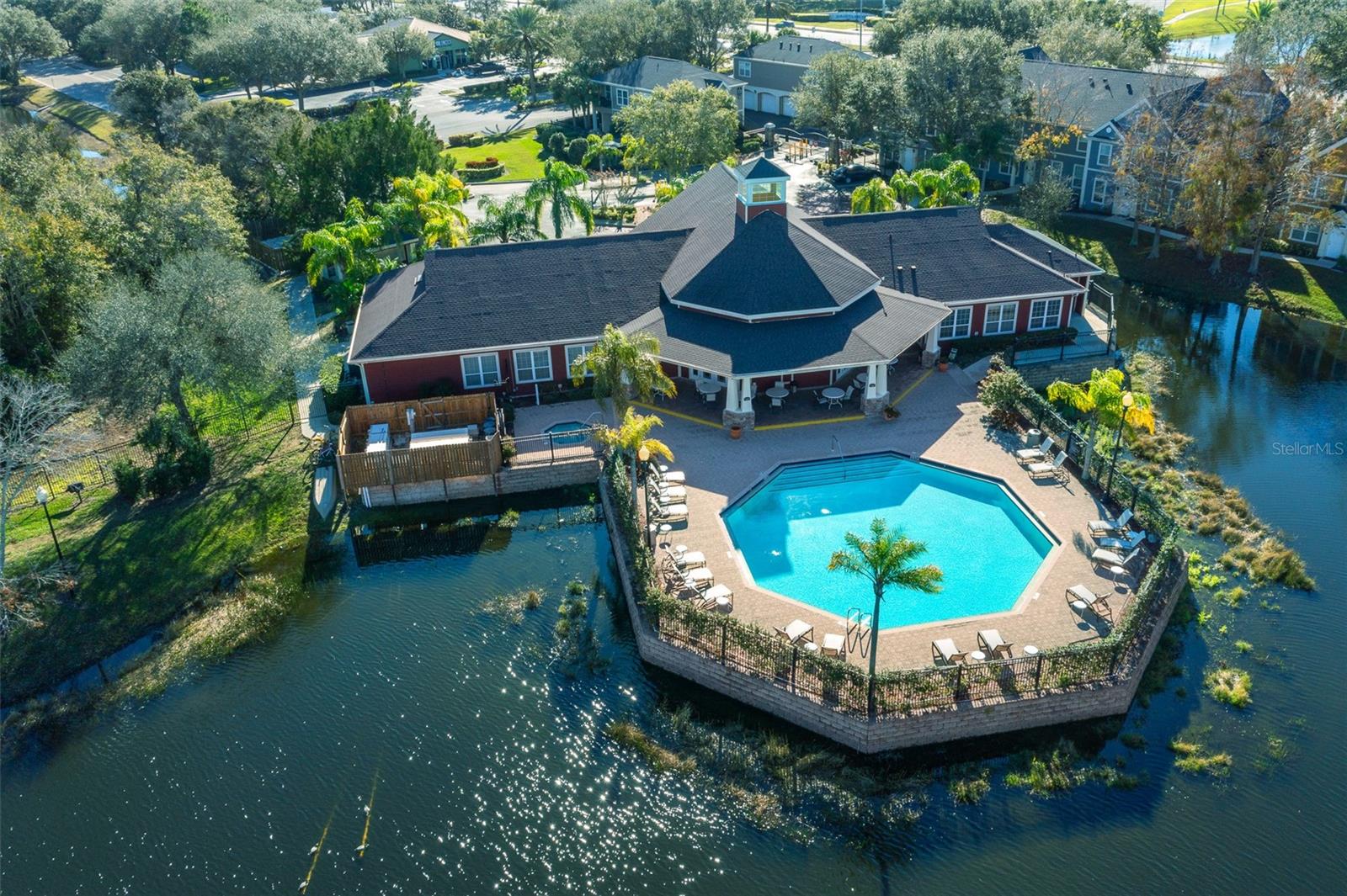 ADMIRALS WALK - Residential