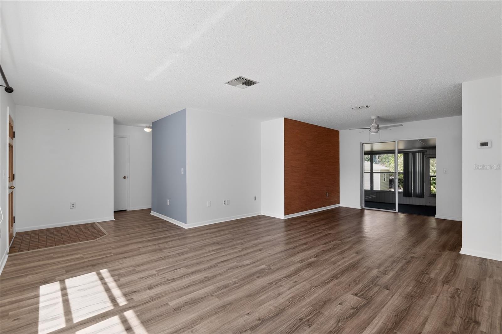INVERNESS HIGHLANDS SOUTH - Residential