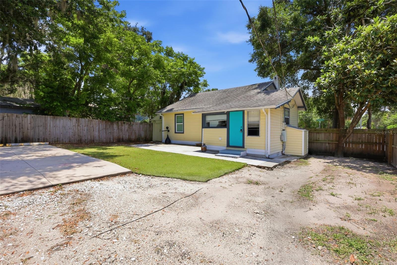 OSTEENS BLK 120 S RR DELAND - Residential