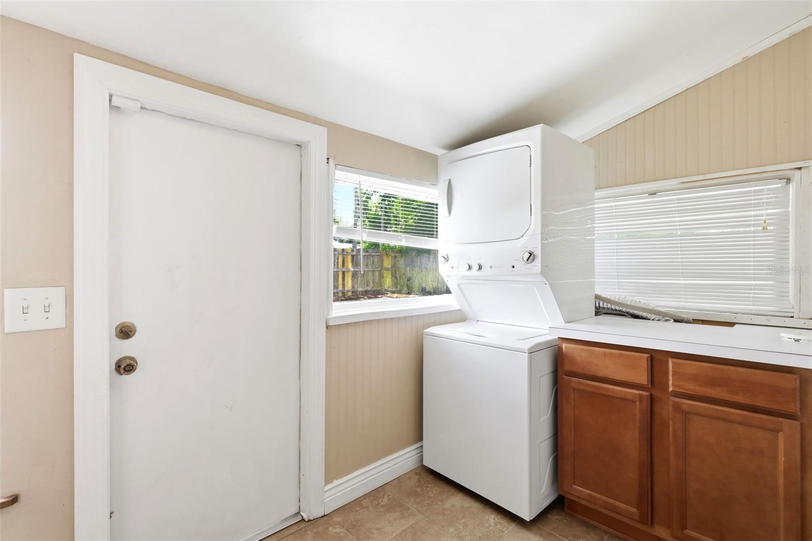 OSTEENS BLK 120 S RR DELAND - Residential