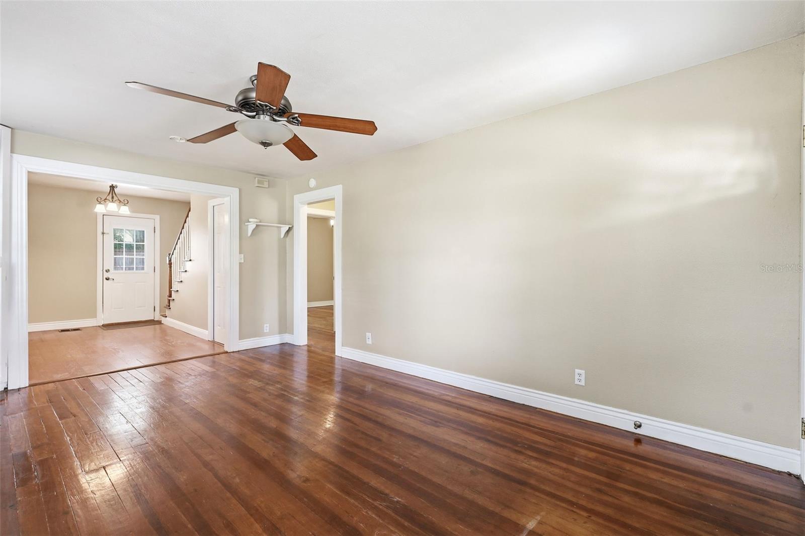 OSTEENS BLK 120 S RR DELAND - Residential