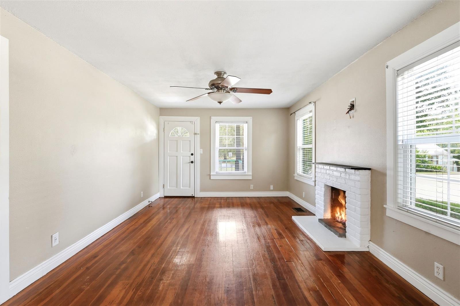 OSTEENS BLK 120 S RR DELAND - Residential
