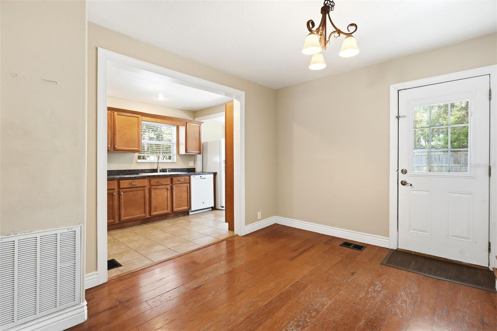 OSTEENS BLK 120 S RR DELAND - Residential