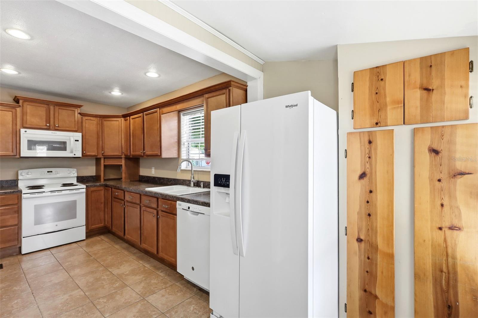 OSTEENS BLK 120 S RR DELAND - Residential
