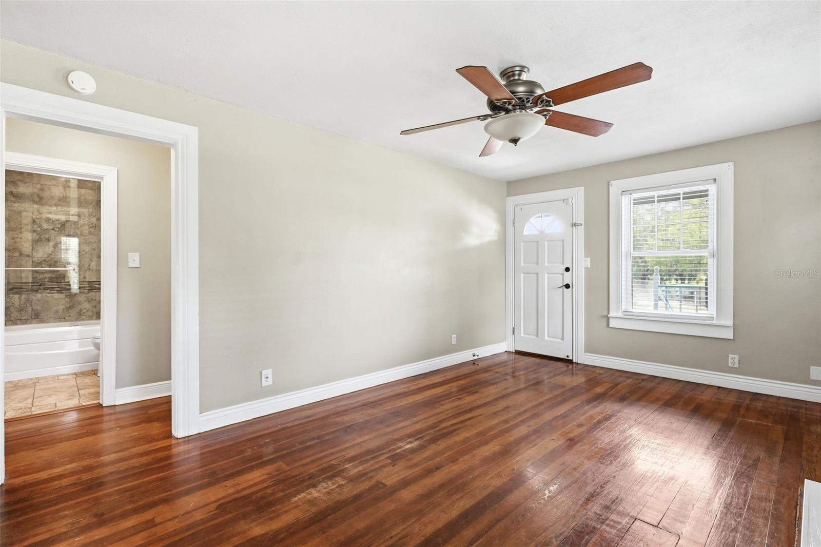 OSTEENS BLK 120 S RR DELAND - Residential