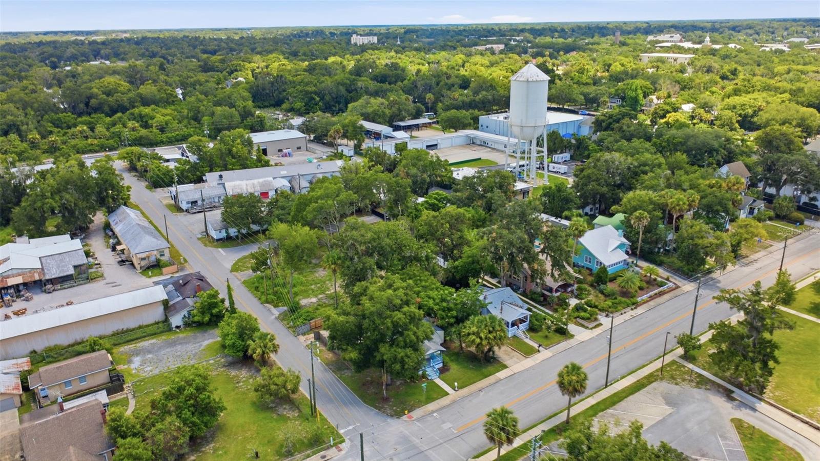 OSTEENS BLK 120 S RR DELAND - Residential
