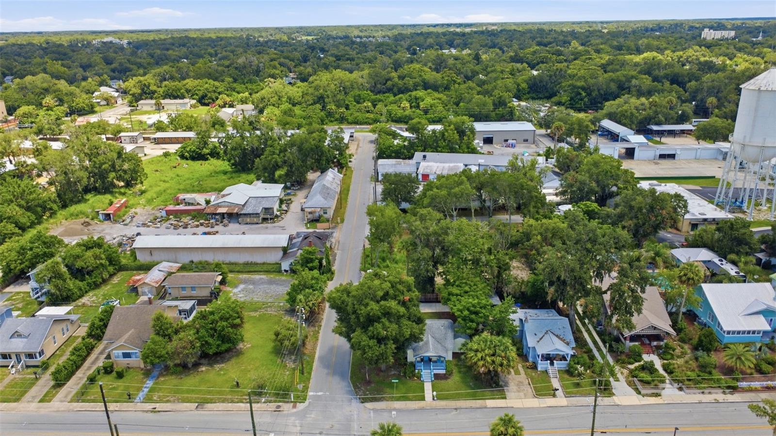 OSTEENS BLK 120 S RR DELAND - Residential
