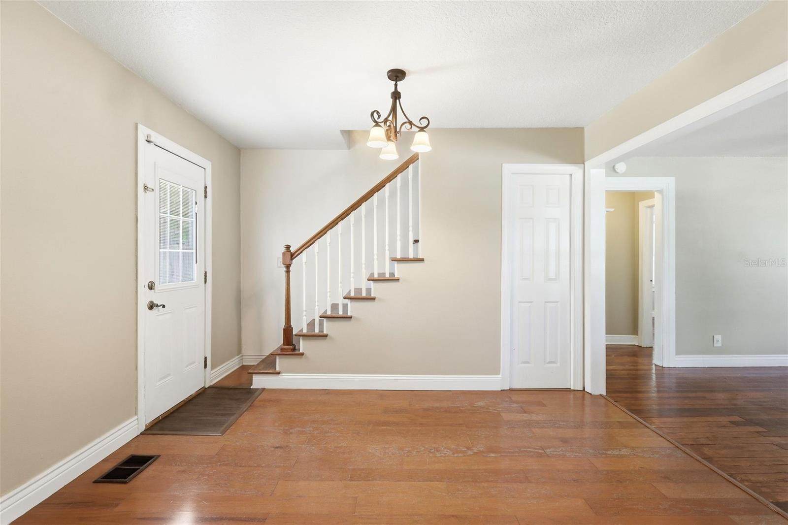 OSTEENS BLK 120 S RR DELAND - Residential