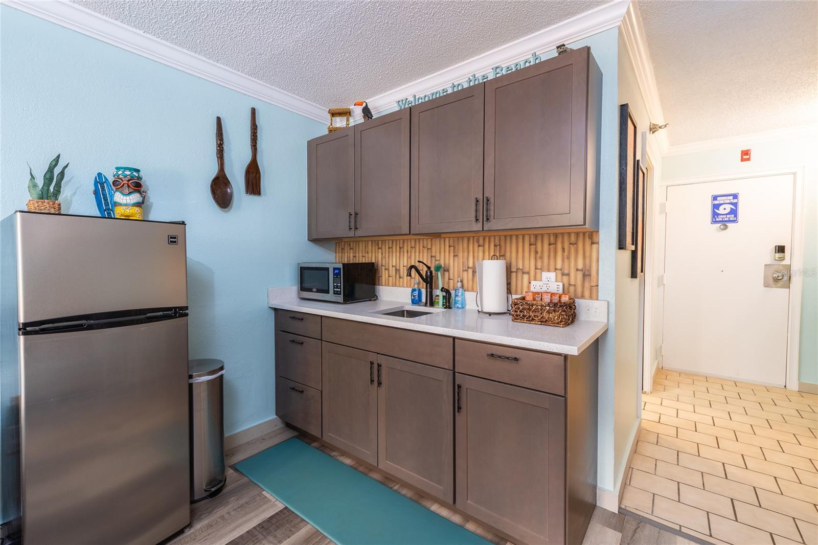 CASTAWAY BEACH RESORT CONDO - Residential