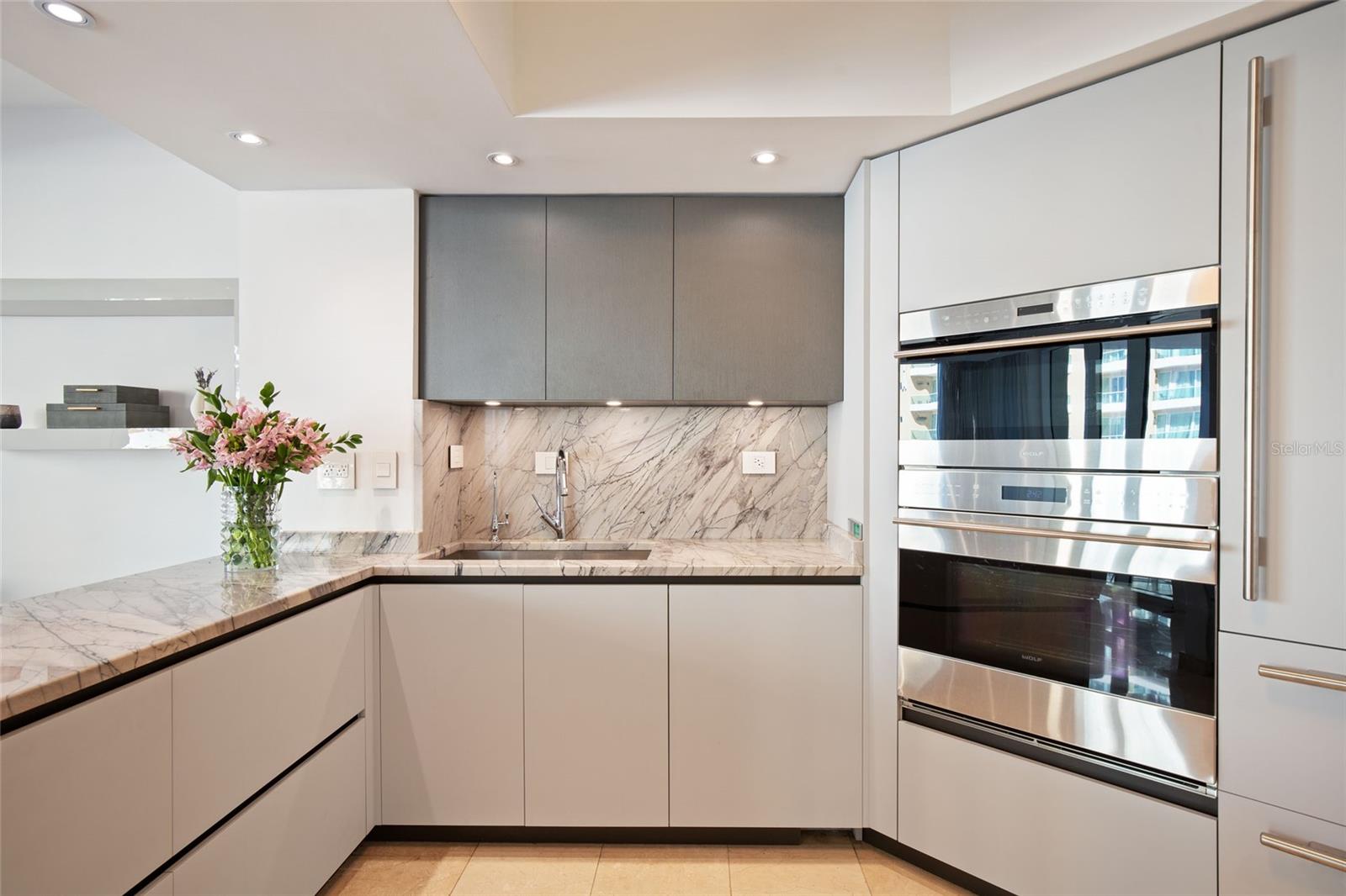 LAGUNA PLAZA CONDOMINIUM - Residential