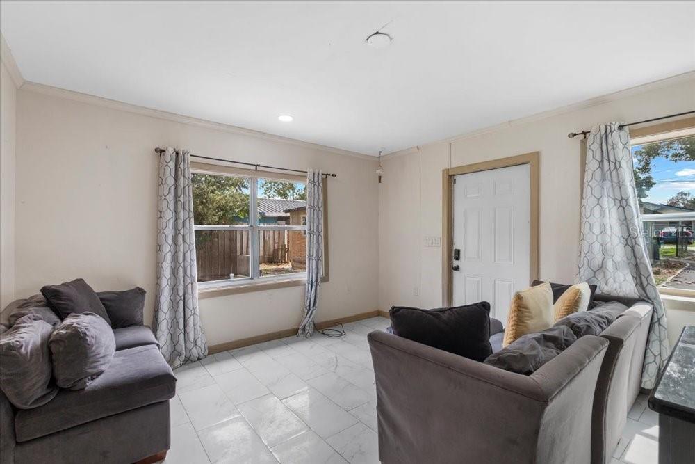AUBURNDALE HEIGHTS - Residential Lease
