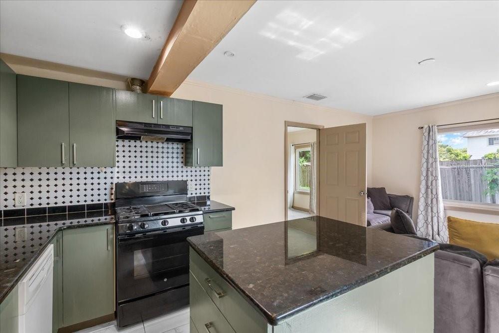 AUBURNDALE HEIGHTS - Residential Lease