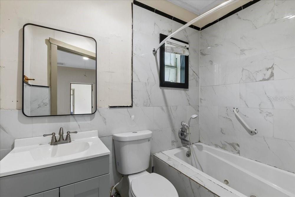 AUBURNDALE HEIGHTS - Residential Lease