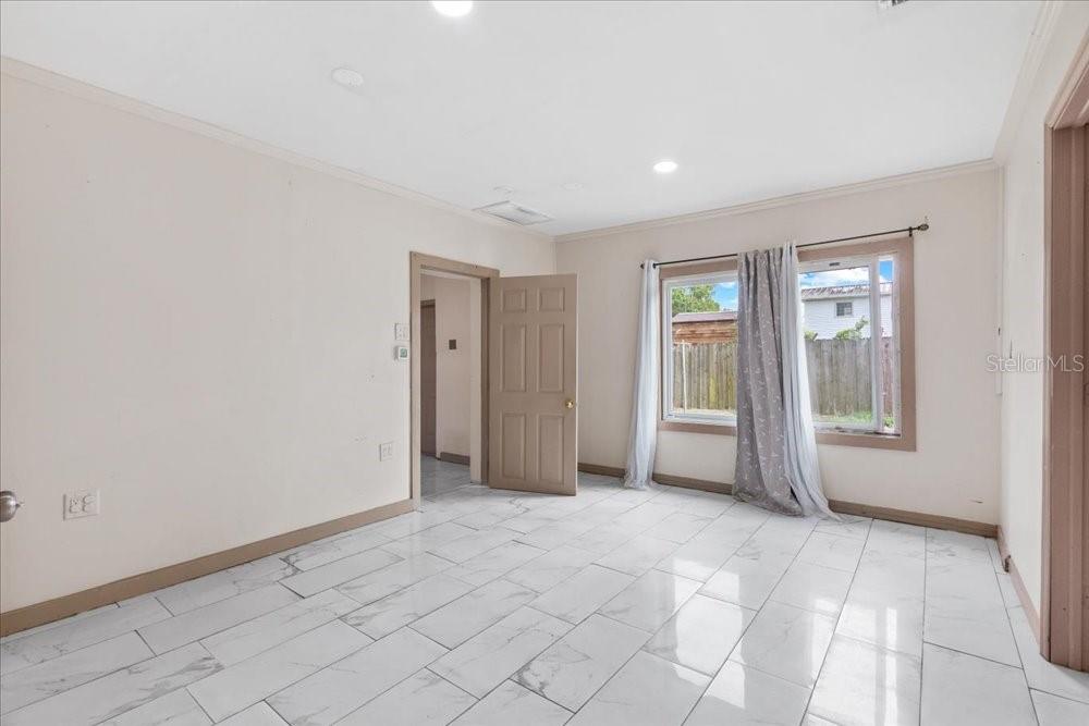 AUBURNDALE HEIGHTS - Residential Lease
