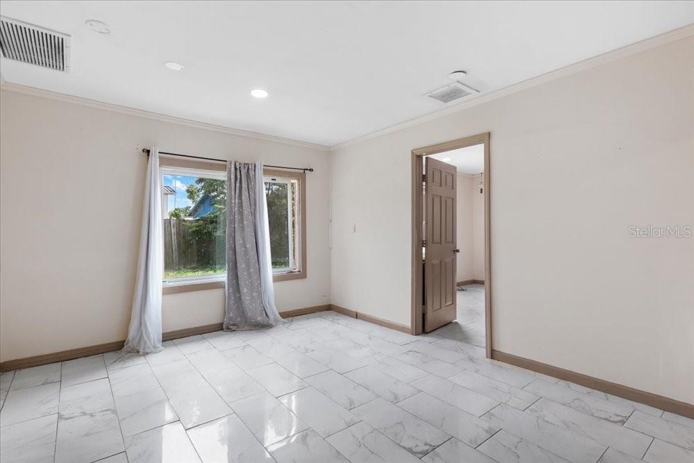AUBURNDALE HEIGHTS - Residential Lease