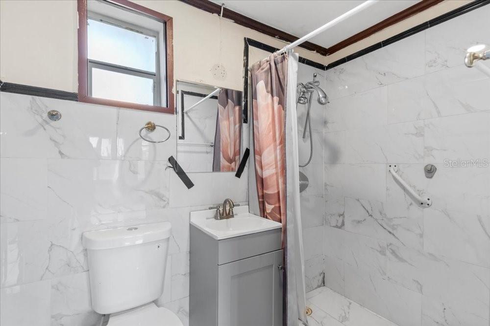 AUBURNDALE HEIGHTS - Residential Lease