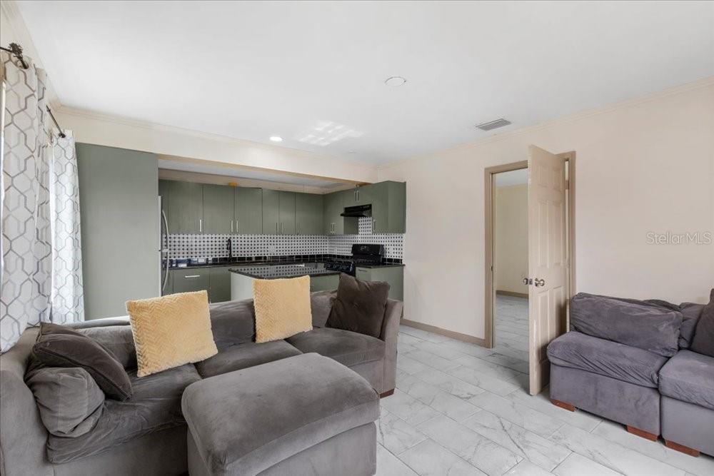 AUBURNDALE HEIGHTS - Residential Lease