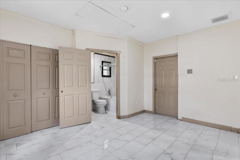 AUBURNDALE HEIGHTS - Residential Lease
