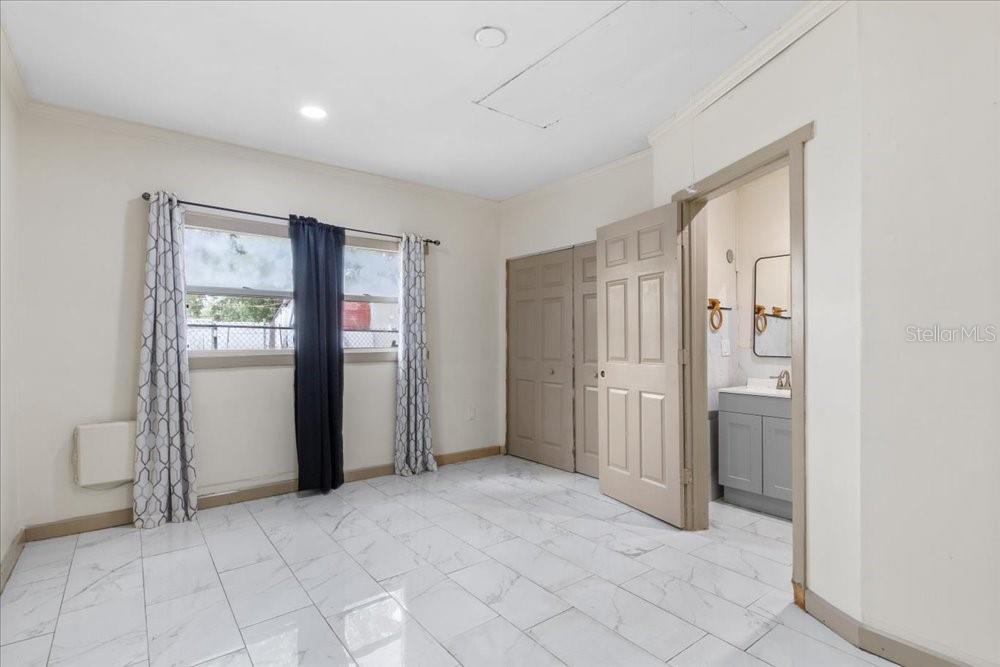 AUBURNDALE HEIGHTS - Residential Lease