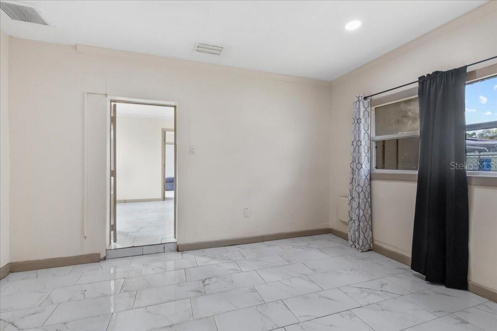 AUBURNDALE HEIGHTS - Residential Lease