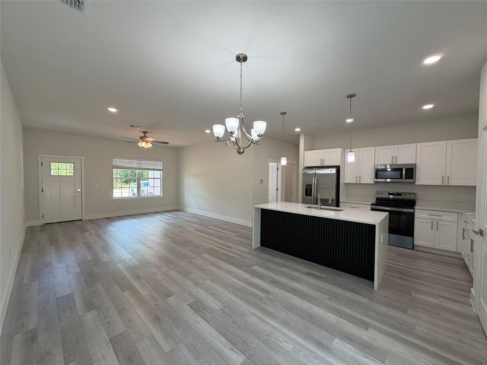 RAINBOW LAKES ESTATE - Residential