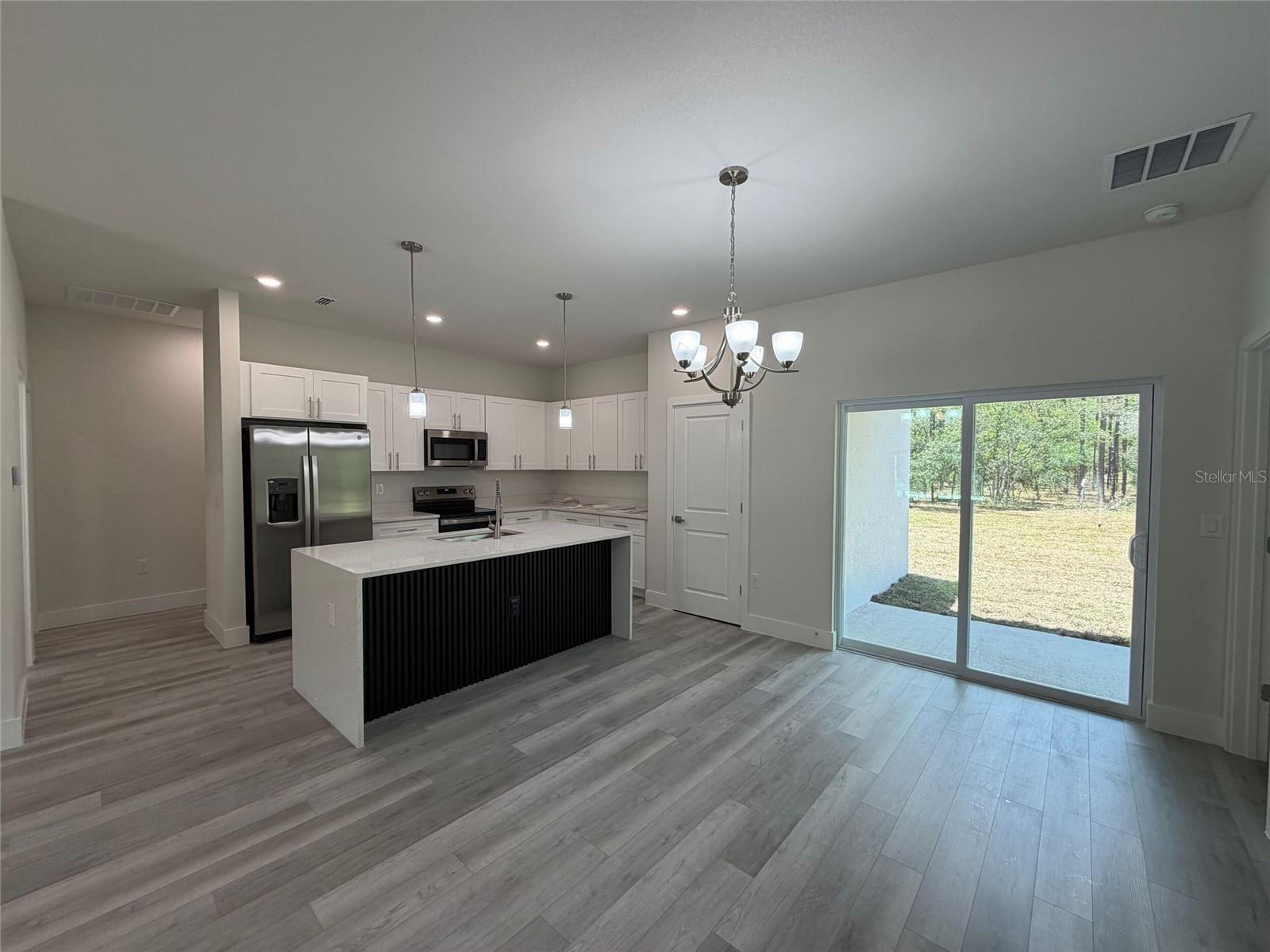 RAINBOW LAKES ESTATE - Residential
